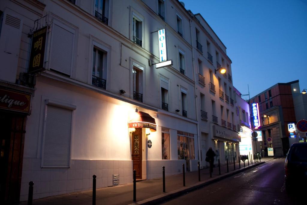 Hotel Hippodrome Paris Exteriör bild
